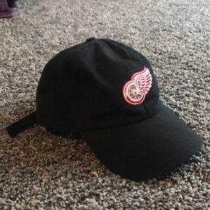 red wings hat